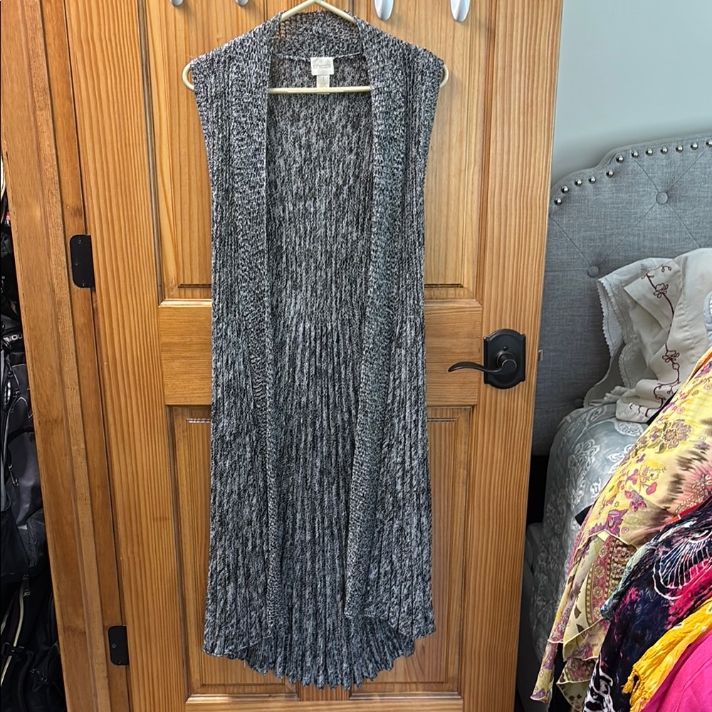 Chico's Black and Gray Open Front Knit Vest